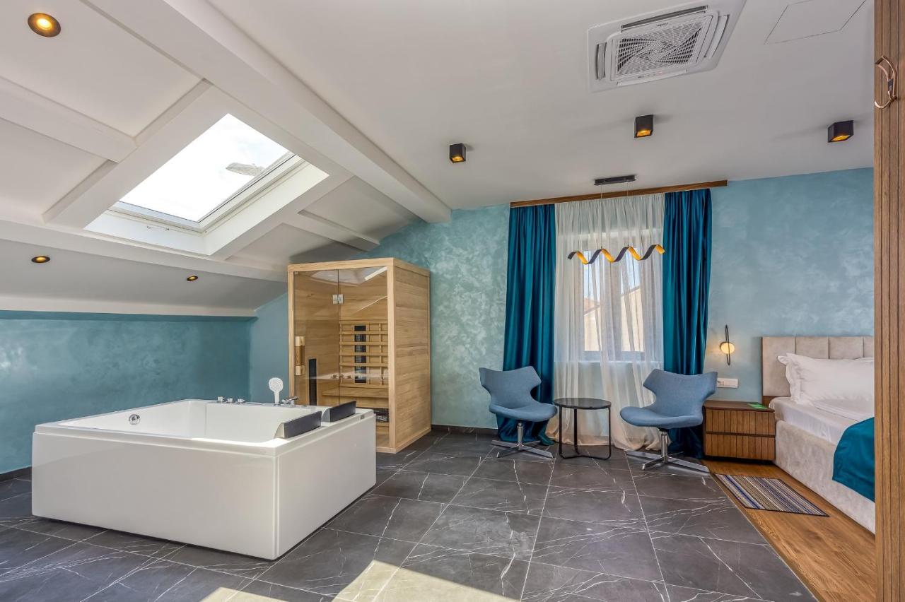 San Valentino Palace Aparthotel Umag Ngoại thất bức ảnh